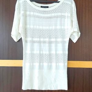 White house  black market white knitted top, size Small ( can fit M- L)